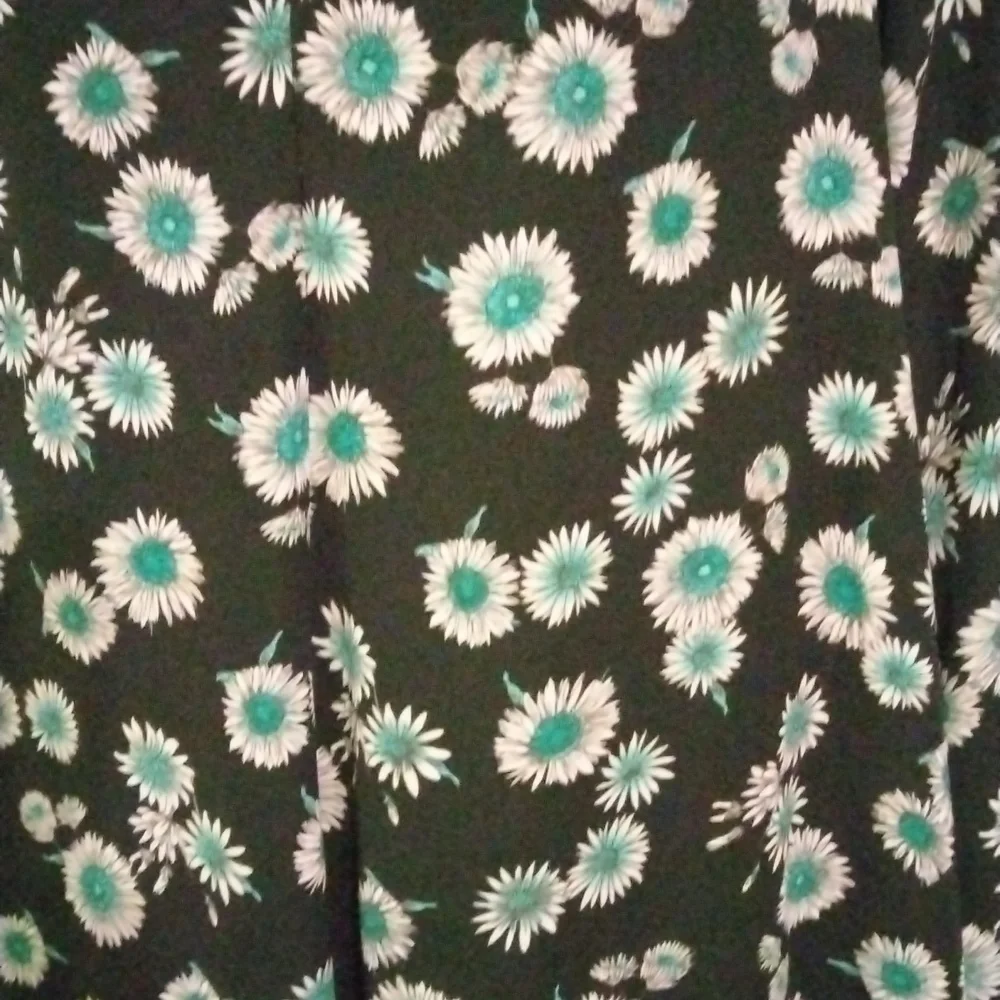 EXPRESS xs Flowy little floral dress. Retro/ Y2K Ish. Boho Vibes For Sure.